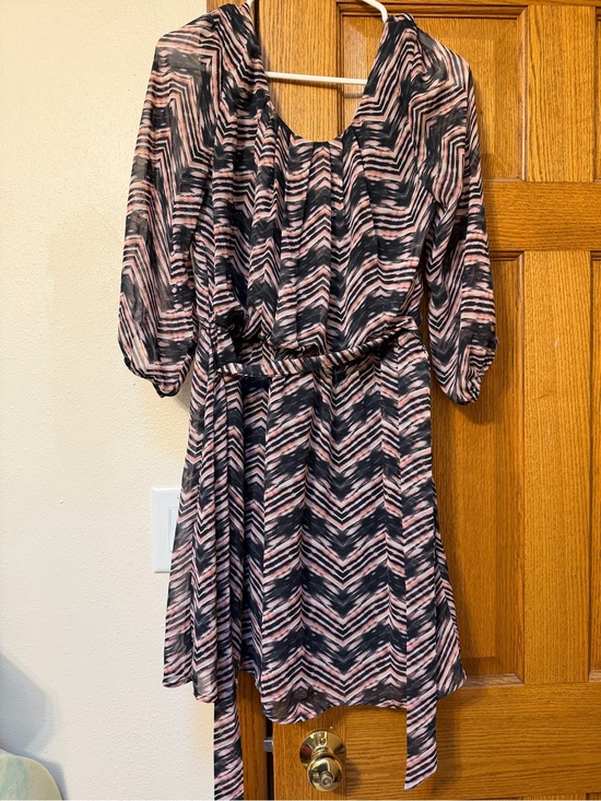 Lily Rose Dresses & Skirts - Lily Rose Pink and Black Chevron Midi Dress with Belt